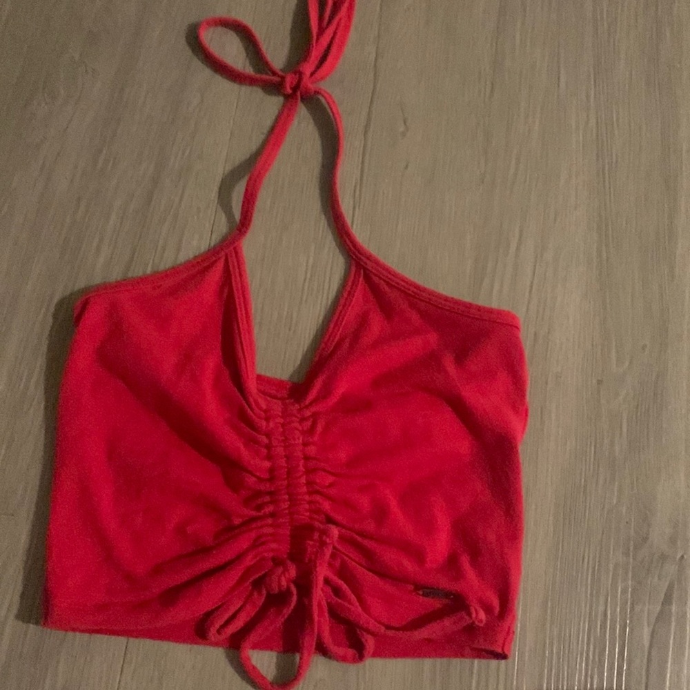 Brand: Hollister   Color: Red